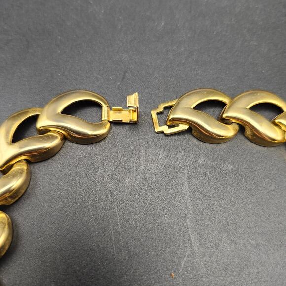 Chunky Gold Tone Open Heart Link Necklace 18" Statement Collar Vintage Style - Picture 3 of 9